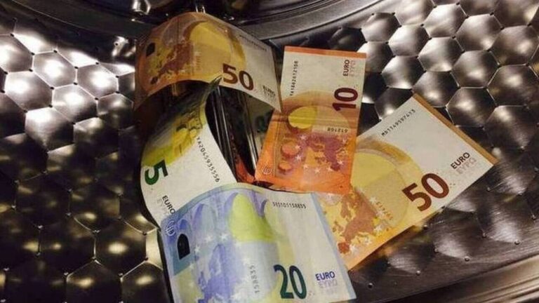 Μέσα σε 150 ημέρες η ΑΑΔΕ άνοιξε 158 υποθέσεις για ξέπλυμα χρήματος