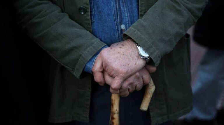 Στις 270.000 οι εκκρεμείς αιτήσεις συνταξιοδότησης
