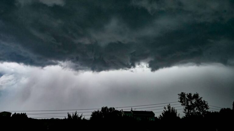 Έκτακτο δελτίο επιδείνωσης καιρού: Έρχονται βροχές, καταιγίδες και θυελλώδεις άνεμοι