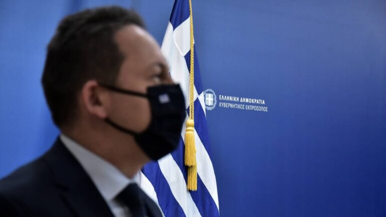 «Δεν αποκλείουμε τίποτα»: Ανοιχτό άφησε το ενδεχόμενο νέου lockdown ο Πέτσας