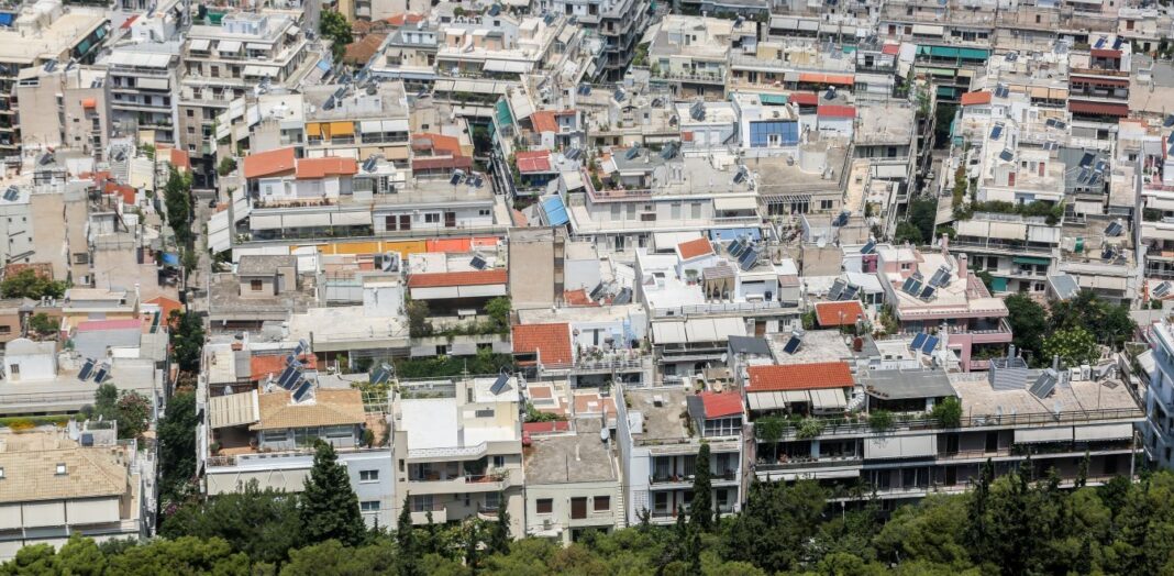 Ακίνητα: Τι χάνουν και τι κερδίζουν οι ιδιοκτήτες από τις μειώσεις ενοικίων