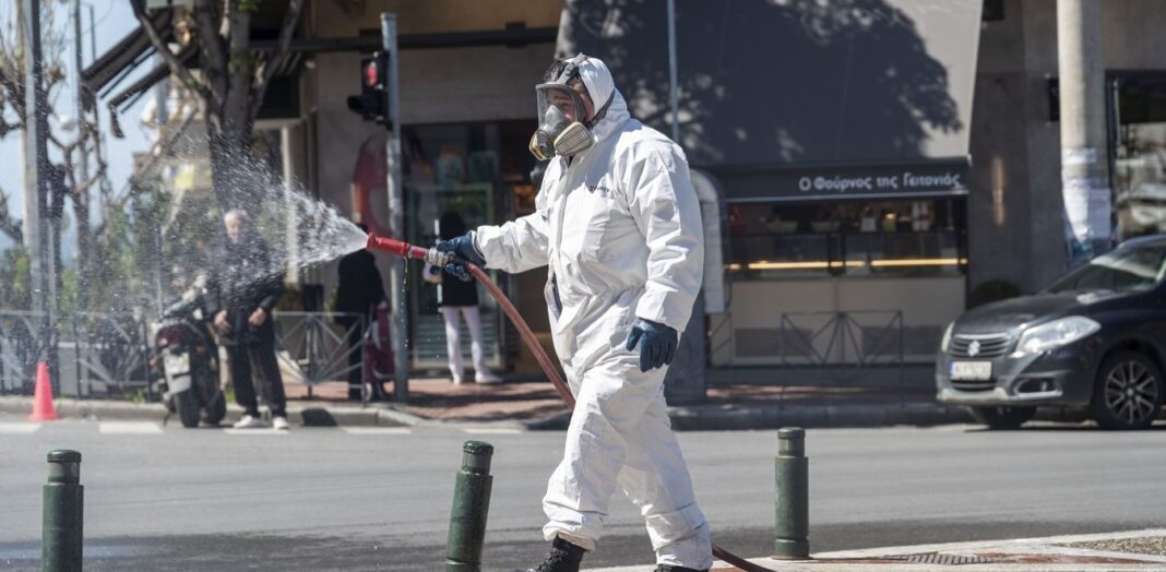 Καθηγητής Βατόπουλος: Είναι στο χέρι μας να αποφύγουμε το lockdown