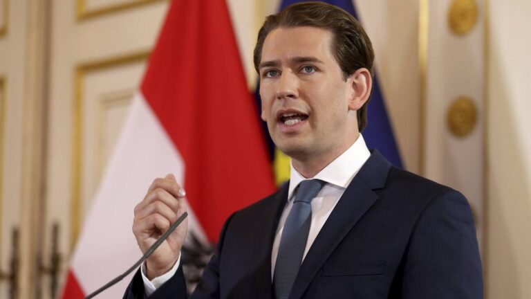 Κουρτς: Αυτός είναι ο λόγος που δεν δεχόμαστε πρόσφυγες από την Μόρια
