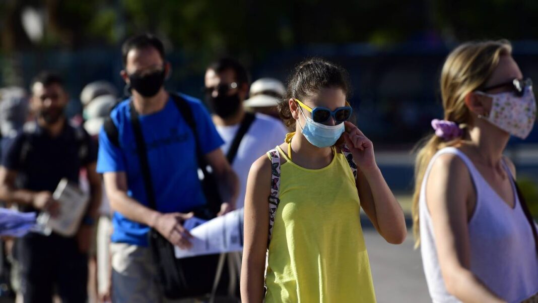 Πρόεδρος ΕΟΔΥ: Στο «τραπέζι» μέτρα για τον περιορισμό μετακινήσεων και επαφών