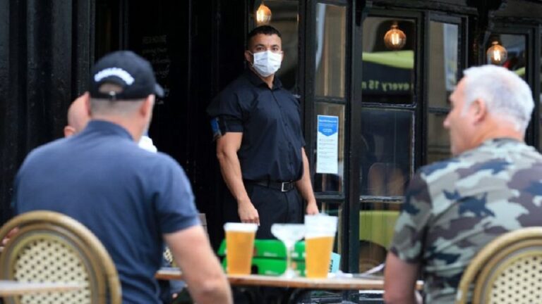 Κορωνοϊός: Επιστρέφει σε lockdown η Βορειονατολική Αγγλία