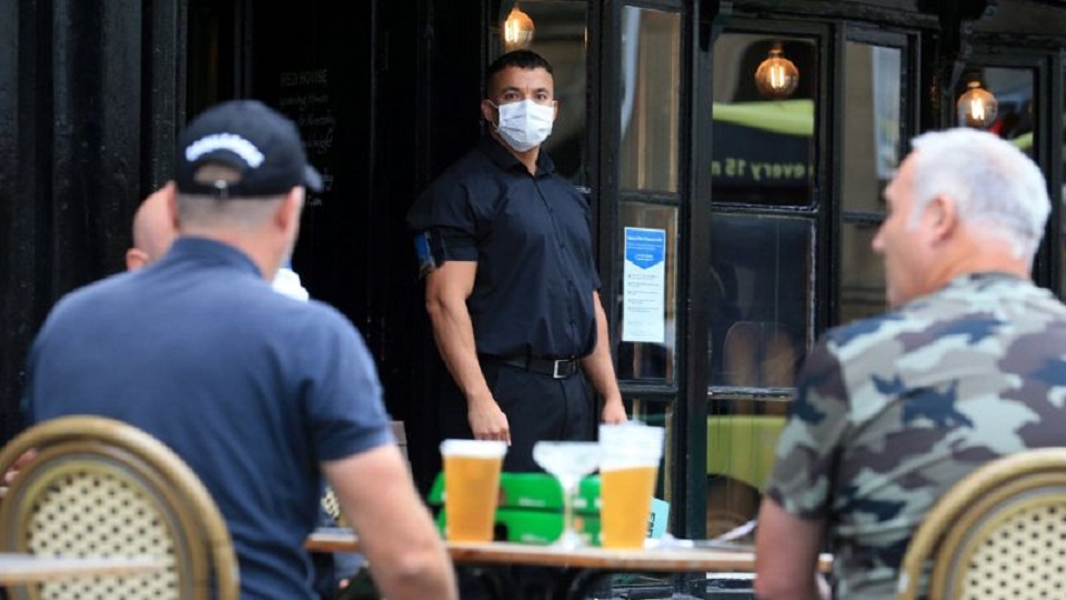 Κορωνοϊός: Επιστρέφει σε lockdown η Βορειονατολική Αγγλία