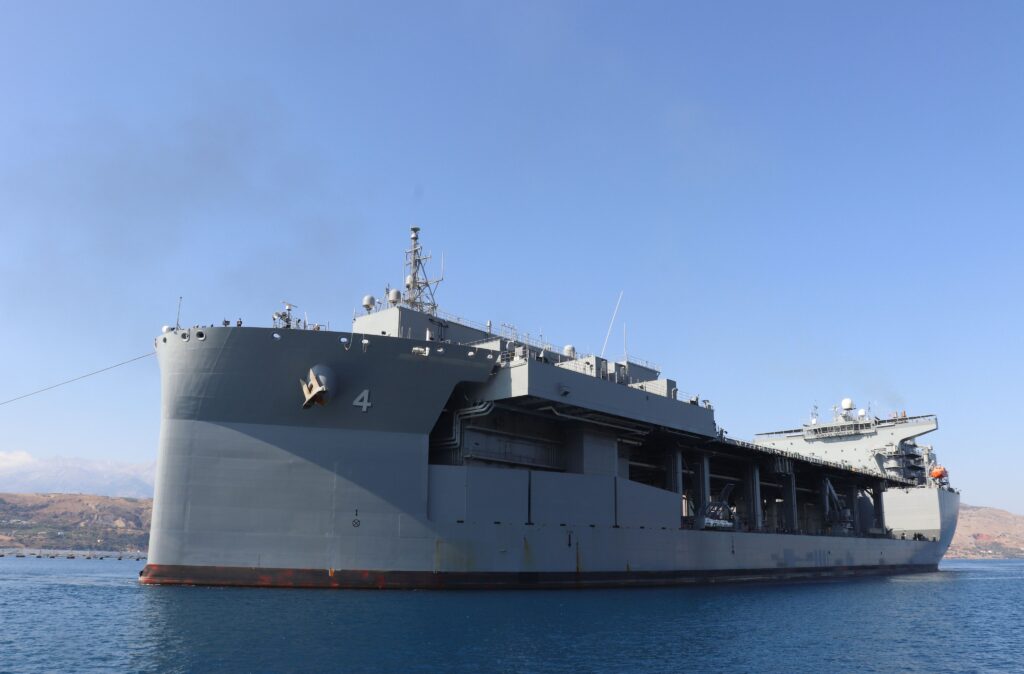 USS Hershel «Woody» Williams: Το πολεμικό πλοίο που θα βρίσκεται μόνιμα στη Σούδα