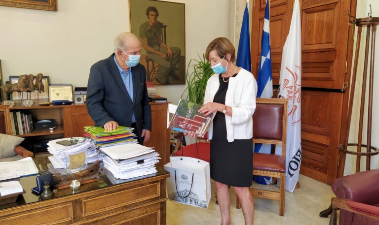 Με την Πρέσβειρα του Βελγίου συναντήθηκε ο Βασίλης Λαμπρινός