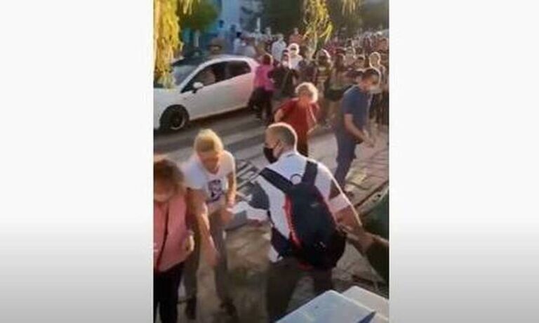 Επεισόδια μεταξύ γονέων και μαθητών σε σχολείο υπό κατάληψη