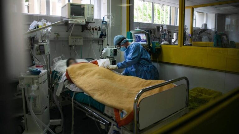 SOS για τις ΜΕΘ στην Αττική – «Φράκαρε» ο Ευαγγελισμός, παραιτήσεις στο Κρατικό Νίκαιας