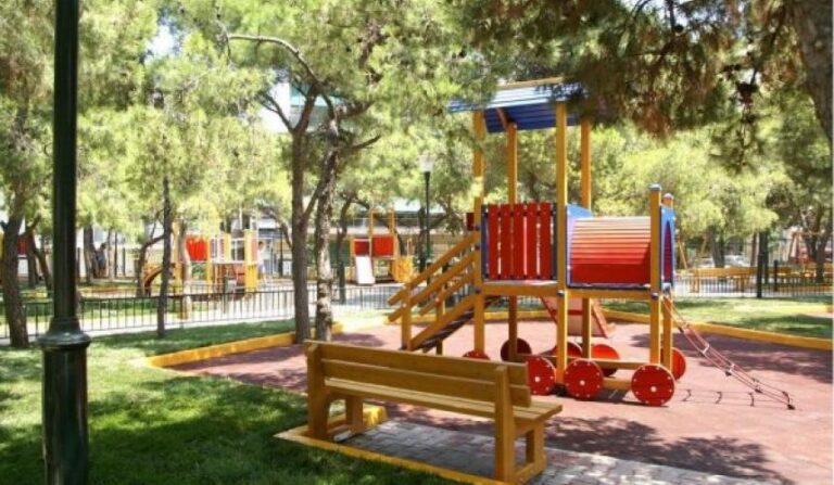 Ρέθυμνο: Εργασίες συντήρησης στην Παιδική Χαρά του Δημοτικού Κήπου