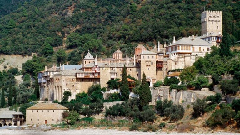 Συναγερμός στο Άγιο Όρος: Οκτώ κρούσματα κορωνοϊού – Σε καραντίνα μια μονή