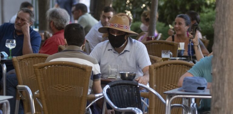 Ισπανία: Τοπικά lockdown στη Μαδρίτη – «Κάνουν πάρτι στους δρόμους»