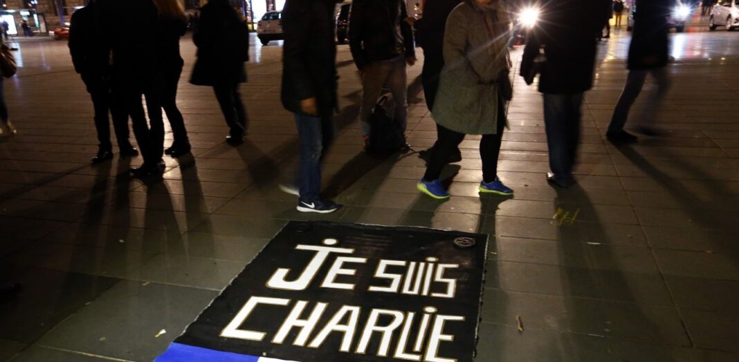 Γαλλία: Το Charlie Hebdo απειλείται ξανά από την Αλ Κάιντα