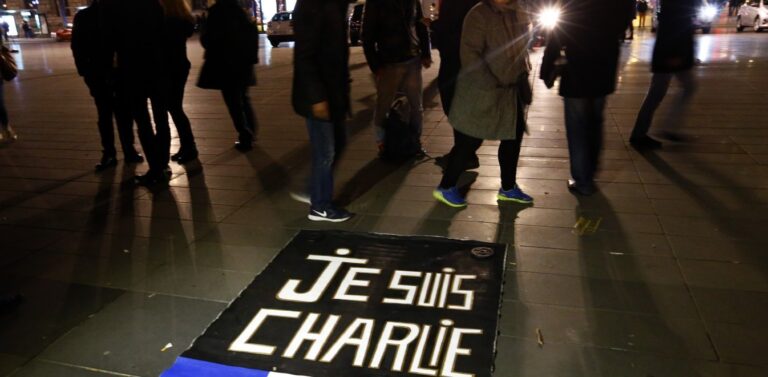 Γαλλία: Το Charlie Hebdo απειλείται ξανά από την Αλ Κάιντα