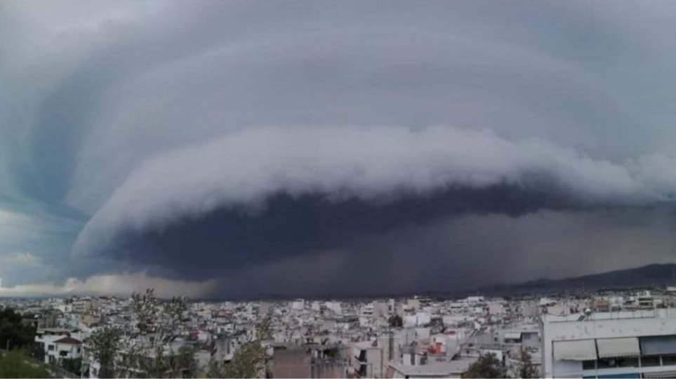 Τι είναι ο μεσογειακός κυκλώνας που «απειλεί» την Ελλάδα