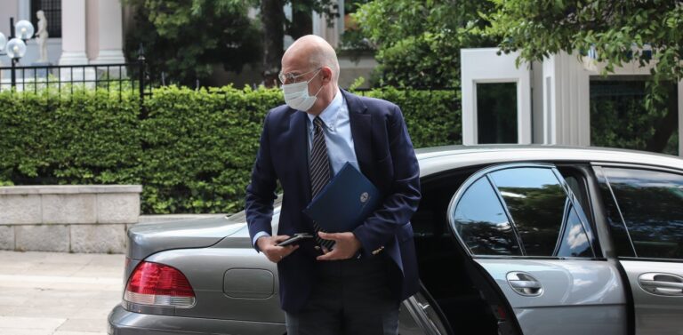 Επικοινωνία Δένδια – Στόλτενμπεργκ: Είδαν πρόοδο στις διεργασίες για αποκλιμάκωση