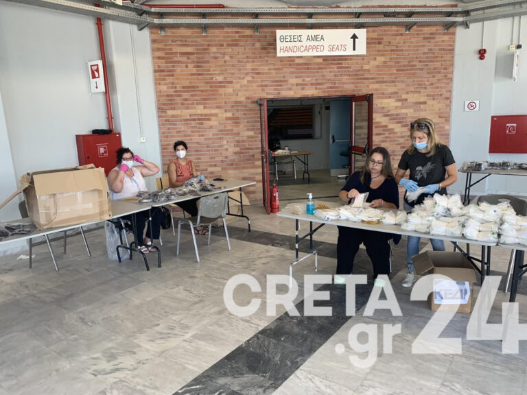Έφτασαν στο Ηράκλειο μάσκες και παγούρια (εικόνες)