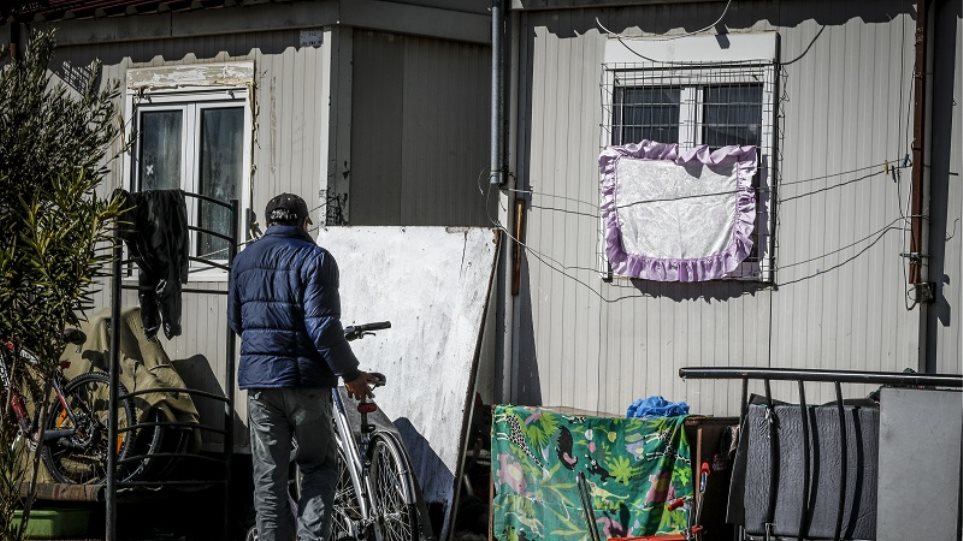 Σε πλήρη υγειονομικό αποκλεισμό οι δομές σε Σχιστό, Μαλακάσα και Ελαιώνα