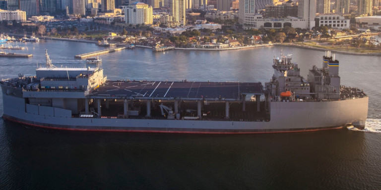USS Hershel Williams: Το θηριώδες πολεμικό πλοίο των ΗΠΑ που θα ελλιμενιστεί στη Σούδα