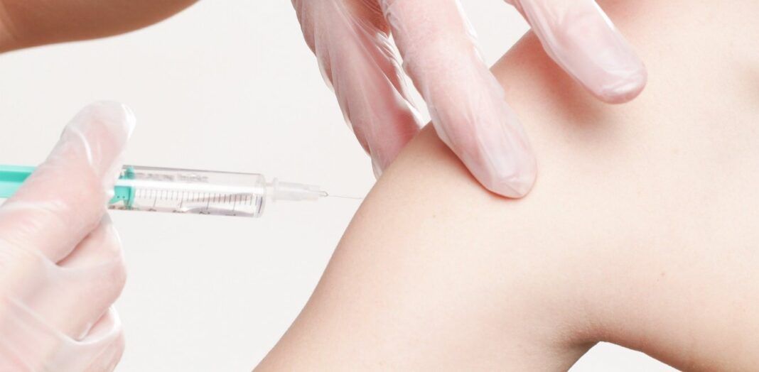 Αντιγριπικό εμβόλιο: Ξεκινά η συνταγογράφηση – Ποιοι πρέπει να εμβολιαστούν