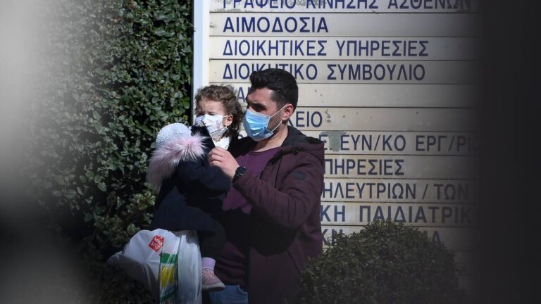 Αυξημένη η ζήτηση των αντιγριπικών εμβολίων – Ποιοι πρέπει οπωσδήποτε να εμβολιαστούν