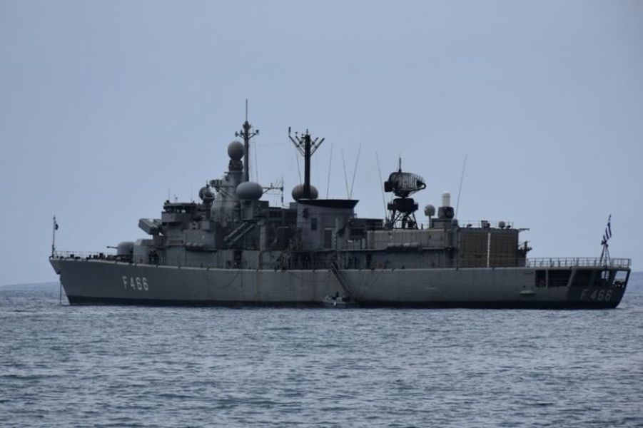 Μέχρι τα Σφακιά έφτασαν οι φρεγάτες (εικόνες)