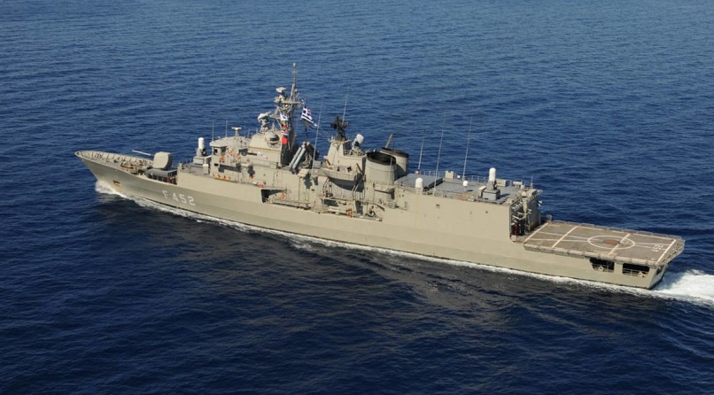 Σταφύλια από τις Αρχάνες στις ελληνικές φρεγάτες στο Ναύσταθμο Χανίων