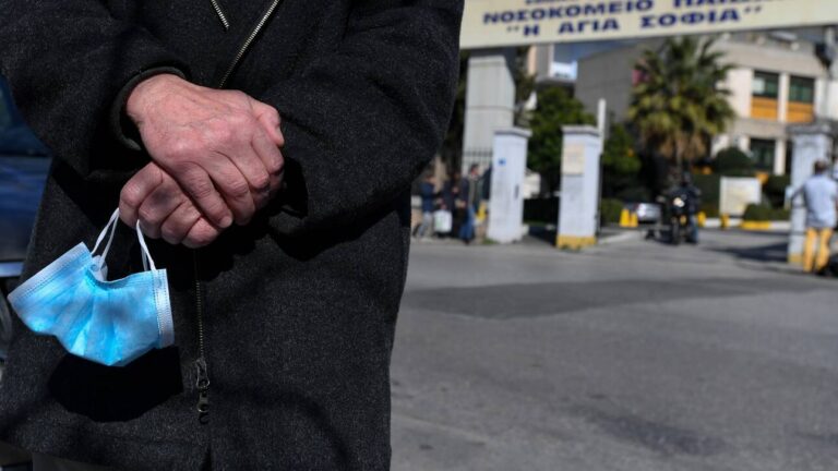 Βατόπουλος: Διαγνωστική πρόκληση για τους γιατρούς η συνύπαρξη κορωνοϊού – εποχικής γρίπης