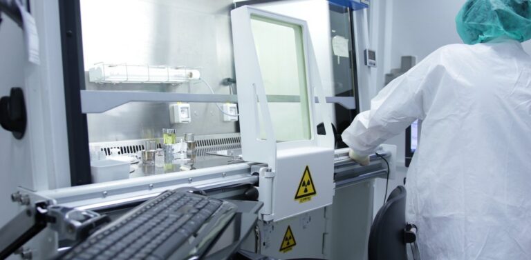 Κίνα: Τουλάχιστον 3.000 άτομα ασθένησαν μετά τη διαρροή βακτηρίου από εργαστήριο