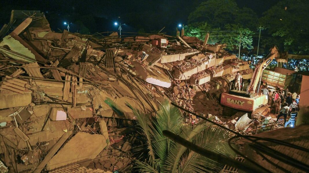 Ινδία: Τουλάχιστον 8 νεκροί από κατάρρευση πολυκατοικίας