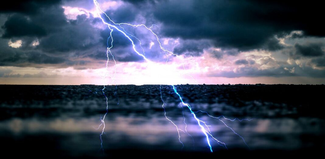 O «Ιανός» επιμένει με καταιγίδες στην Κρήτη