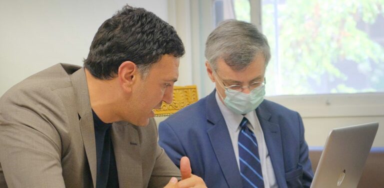 Στο Μαξίμου Τσιόδρας, Κικίλιας – Νέα σύσκεψη για τα κρούσματα κορωνοϊού στην Αττική