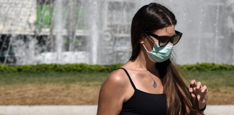 Κορωνοϊός: Ανοιχτό σενάριο το lockdown, φόβοι για 1.000 κρούσματα ημερησίως