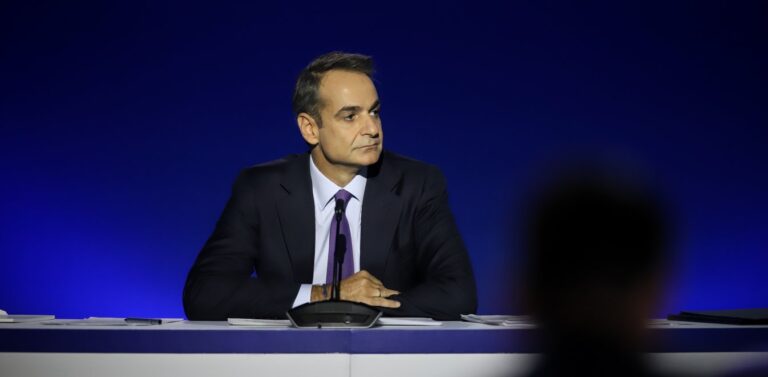 Μητσοτάκης: Δε θέλουμε τα παιδιά σπίτι – Η μάσκα προστατεύει