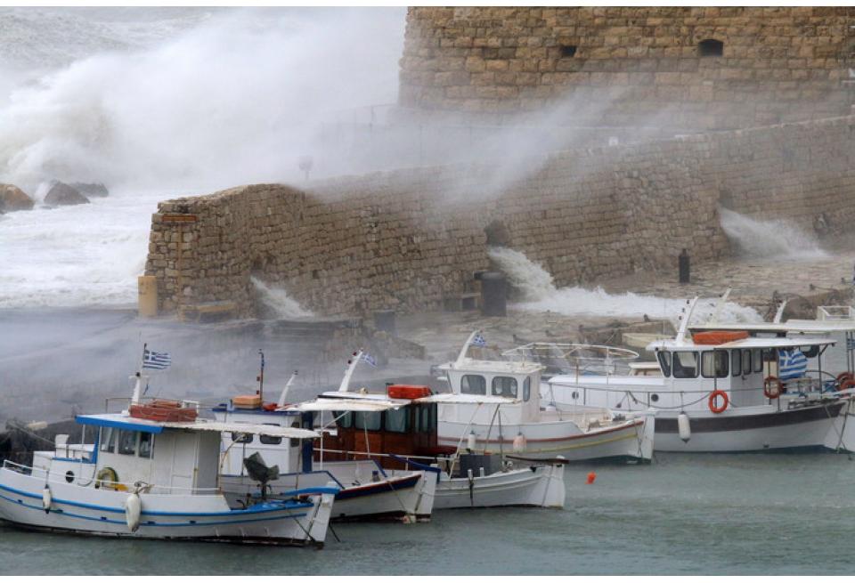 Ηράκλειο: Το Λιμεναρχείο προειδοποιεί για θυελλώδεις ανέμους