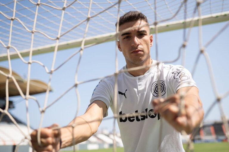 Τι δήλωσε μετά τις υπογραφές με τον ΟΦΗ (VIDEO)