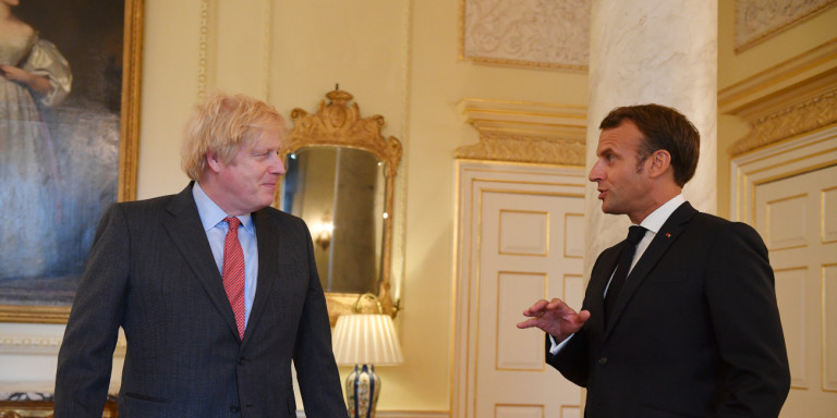 Επικοινωνία Μακρόν με Τζόνσον – Τι είπαν για Brexit, υπόθεση Ναβάλνι και μεταναστευτικό