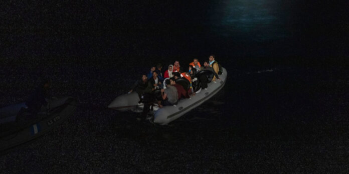 Κρήτη: Βρήκαν τους διακινητές των μεταναστών που σώθηκαν από το ναυάγιο