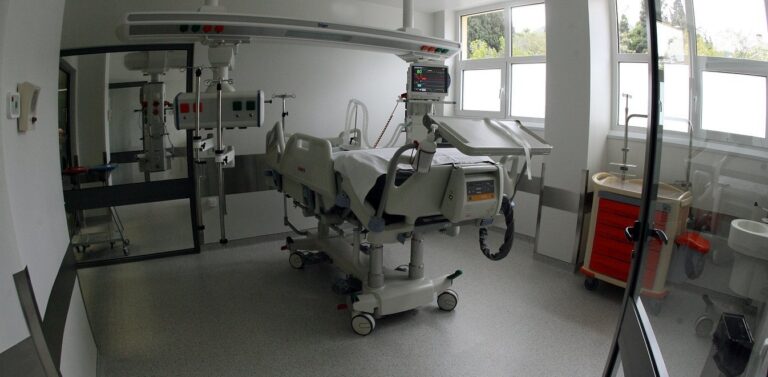 Κορωνοϊός: Κάθε 4 μέρες αυξάνονται κατά 10 οι ασθενείς που νοσηλεύονται στις ΜΕΘ