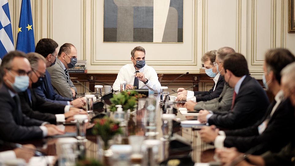 Φωτιά στη Μόρια: Κυβερνητικό κλιμάκιο στο νησί – Τι αποφασίστηκε στη σύσκεψη