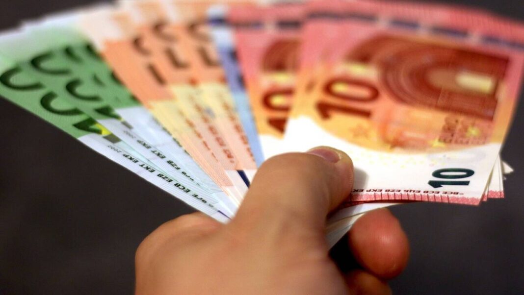 Επίδομα 534 ευρώ – Βρούτσης: Έρχεται και τον Νοέμβριο, τι ισχύει με αναστολή συμβάσεων