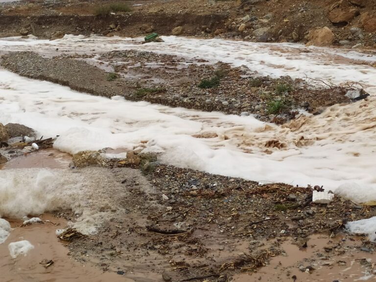 «Αγγίζει» την Κρήτη ο «Ιανός» – Σε ετοιμότητα οι αρχές (εικόνες)