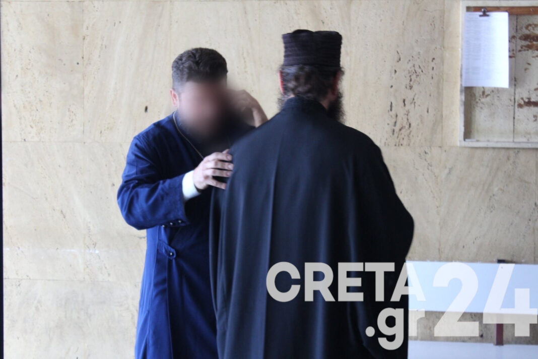 Κρήτη: Σε «θερμό κλίμα» η δίκη του ιερέα-αρνητή των μασκών (εικόνες)