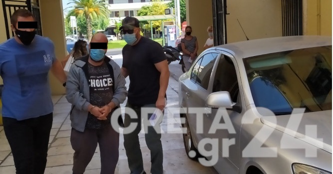 Κρήτη: Στον εισαγγελέα ο πατέρας μαθητή που επιτέθηκε σε καθηγητή για τη μάσκα