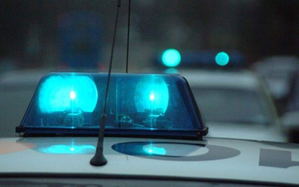 Επίθεση με μολότοφ σε αστυνομικούς από αρνητές του κορωνοϊού – 35 προσαγωγές