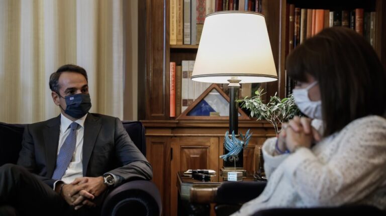 Συνάντηση Σακελλαροπούλου – Μητσοτάκη: Η Τουρκία να αντιληφθεί ότι οι προκλήσεις και οι απειλές δεν οδηγούν πουθενά