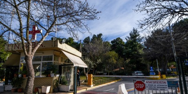 Ασθενείς με κορωνοϊό το έσκασαν από το νοσοκομείο