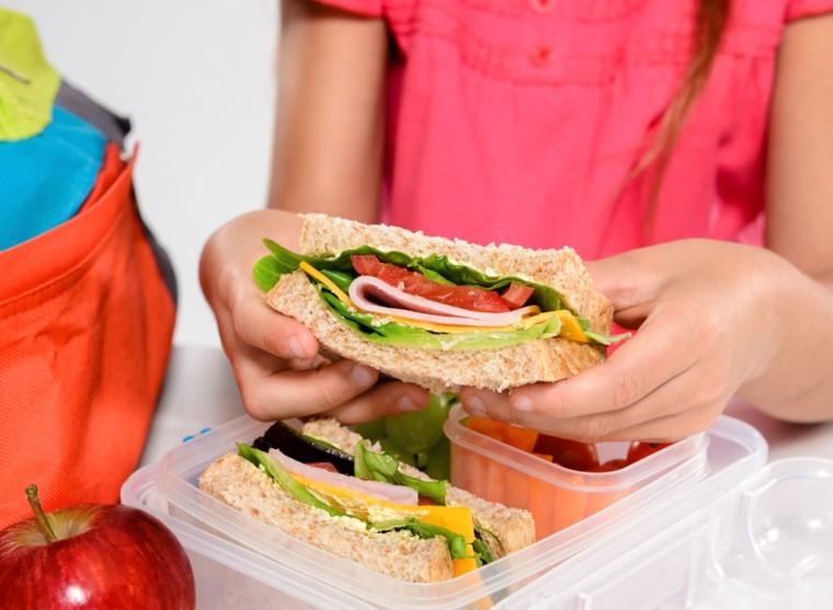 «Πρεμιέρα» για τα σχολικά γεύματα – Ξεκίνησε η διανομή σε 185.000 μαθητές από 1.227 σχολεία