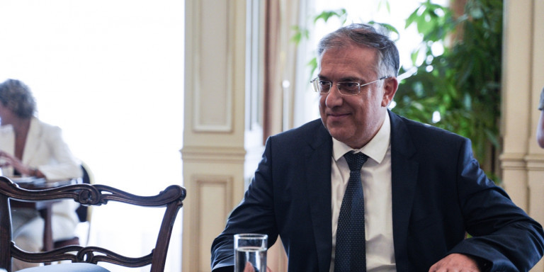 Θεοδωρικάκος: Δεν κλείνουν τα ΚΔΑΠ, δεν απολύονται οι εργαζόμενοι -Έκτακτη χρηματοδότηση 10 εκατ. ευρώ
